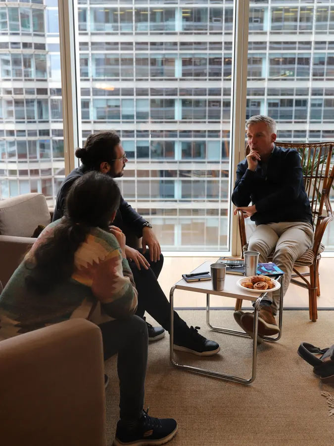 Navigator supporting founders during office hours